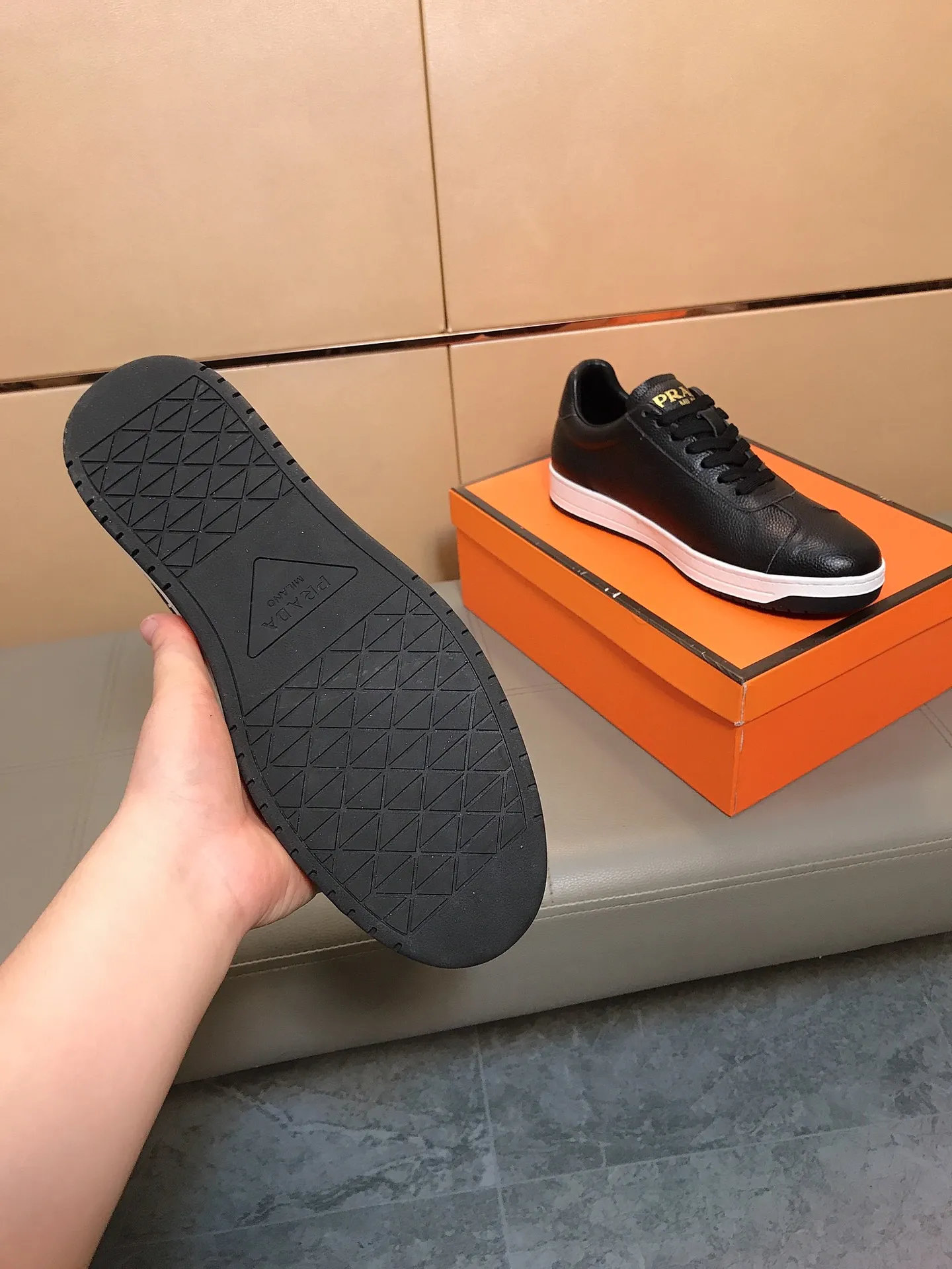 Ex-factory price 380 💎💎🆕Prada's latest casual and fashionable men's shoes👟hot style💥simple and elegant style, exclusive for trendy men. Unique latest brand elements👑, fashionable and generous, the fabric is original imported cowhide, pigskin breathable lining + feet, super comfortable and wear-resistant outsole, classic model taken in kind, size: 38-44